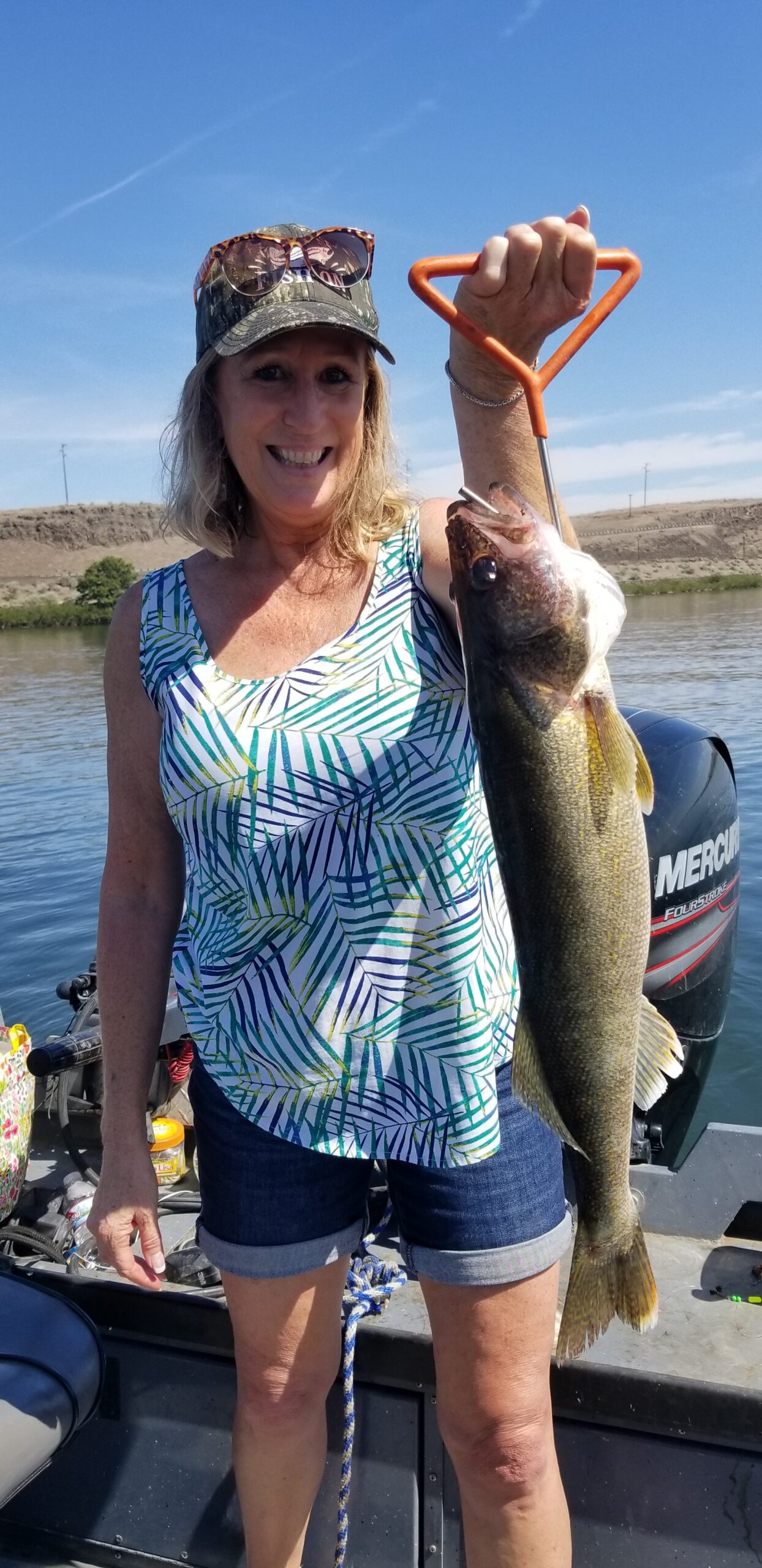 Guided fishing trip on Columbia River